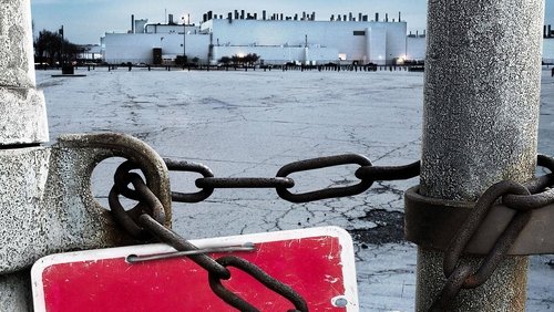 The Last Truck: Closing of a GM Plant (2009)