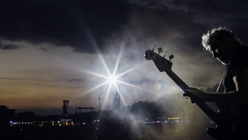 Roger Waters Us + Them (2019)