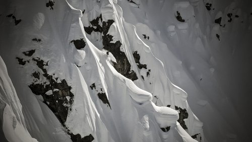 The Land of Giants (2023)