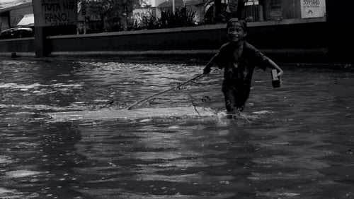 Mga anak ng unos (2014)
